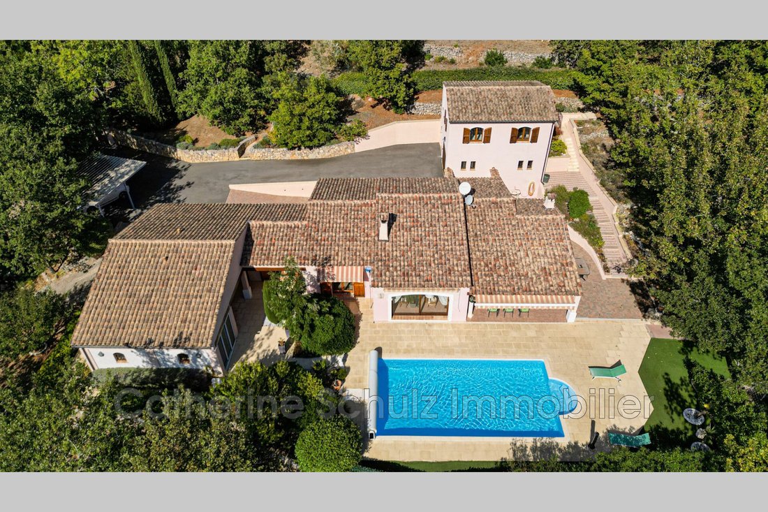 Villa in Saint-Paul-en-Forêt, Provence-Alpes-Côte d'Azur, France 1 - 19107660