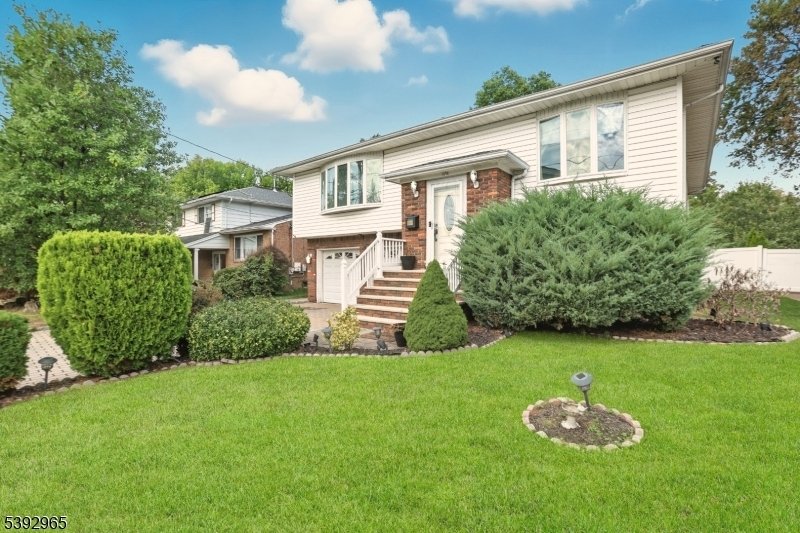 House in Linden, New Jersey, United States 2 - 19108884