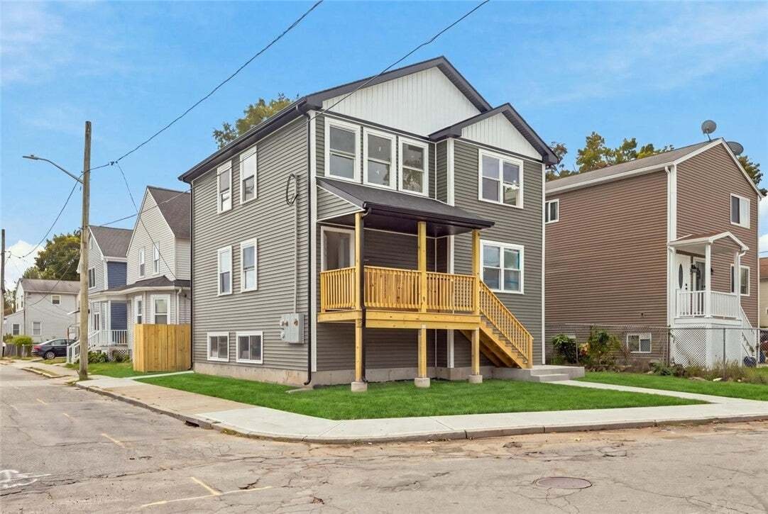 Cranston, Rhode Island, United States 2 - 19106796
