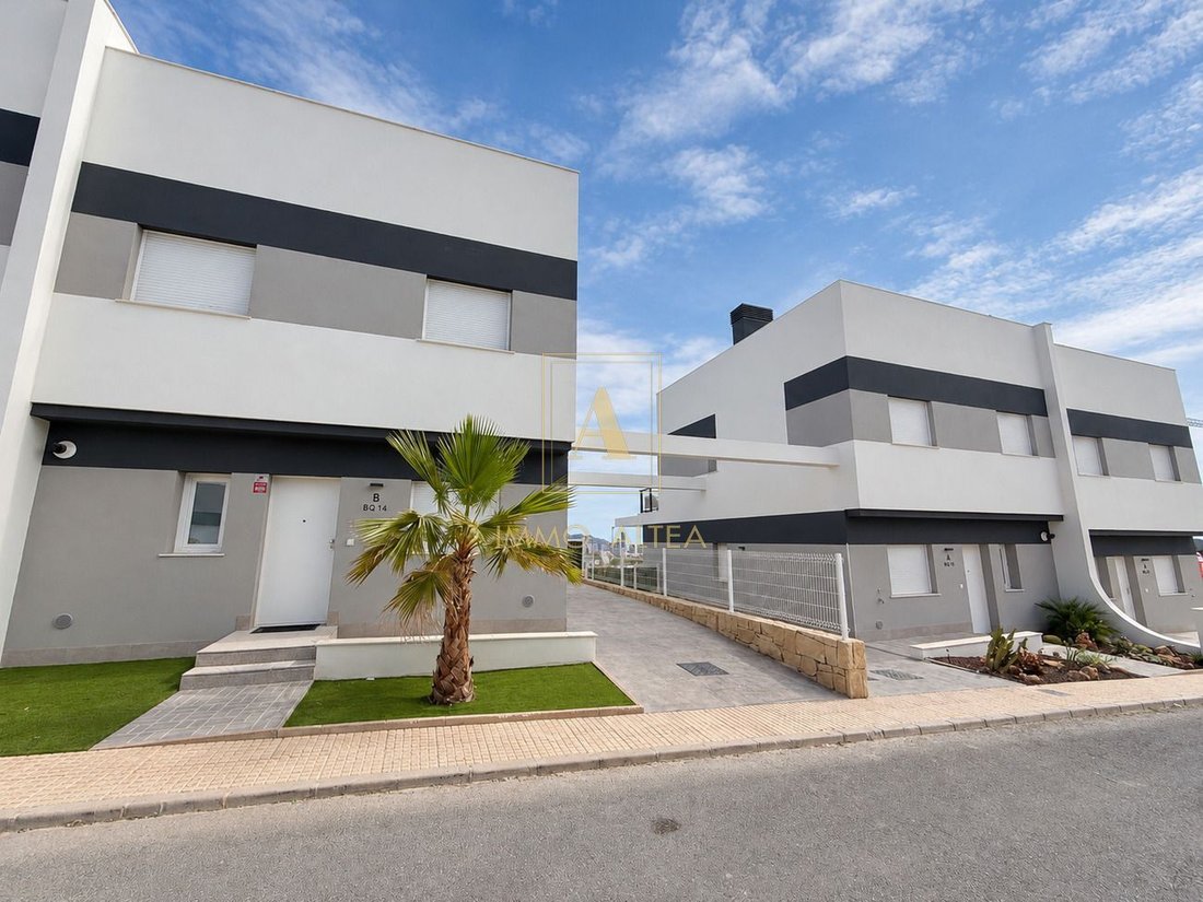 Townhouse in la Vila Joiosa / Villajoyosa, Valencian Community, Spain 2 - 19107974