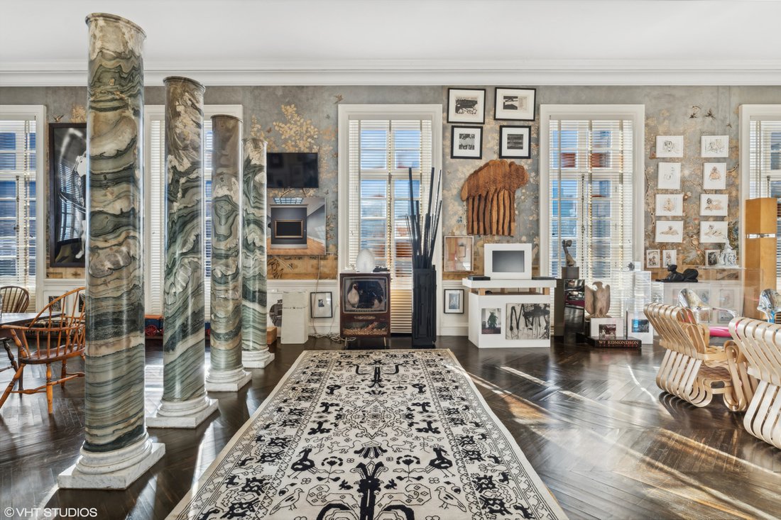 Co Op in Chicago, Illinois, United States 5 - 19108009