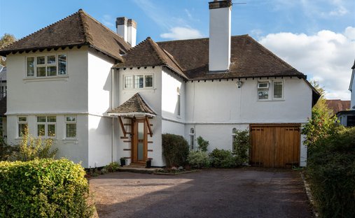 Haus in Hawks Hill, Fetcham, England 1