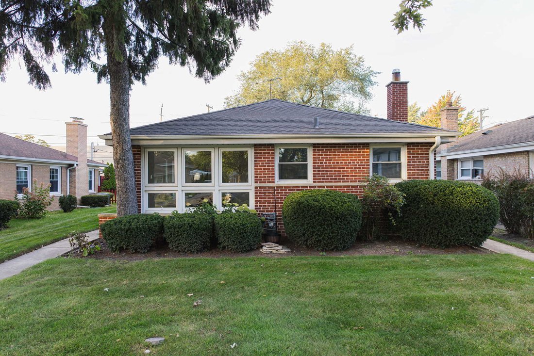 House in Skokie, Illinois, United States 3 - 19107389