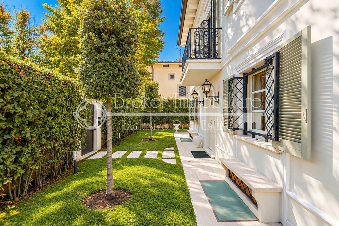 Villa in Centro, Forte dei Marmi, Tuscany 2 - 19107954