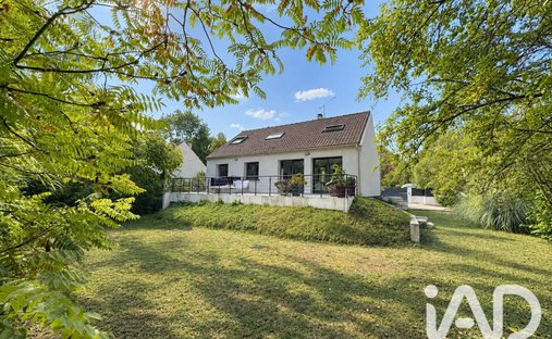 House in Ouest, Saint-Arnoult-en-Yvelines, France 1
