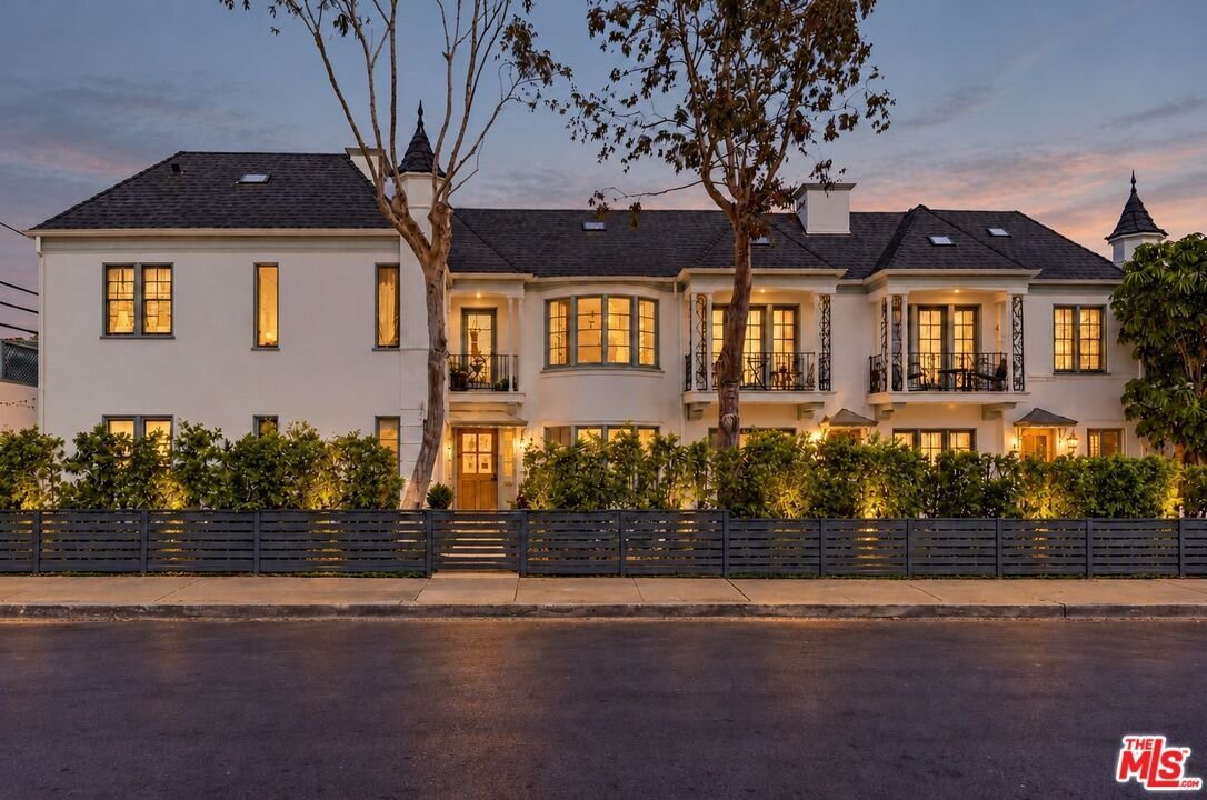 Condo in Los Angeles, California, United States 1 - 19108325