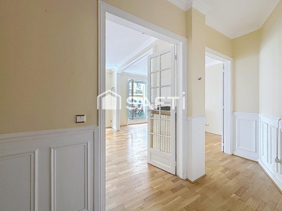 Apartment in Bois de Boulogne, Paris 16e Arrondissement, Paris 5 - 19109006