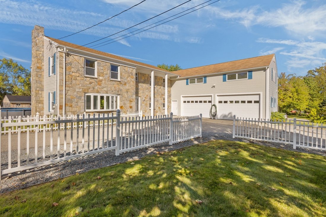 House in Swansea, Massachusetts, United States 2 - 19108818