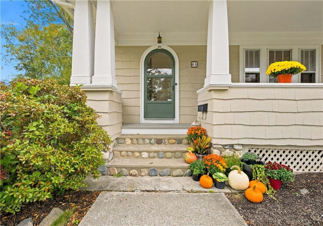 House in Warwick, Rhode Island, United States 2 - 19106799