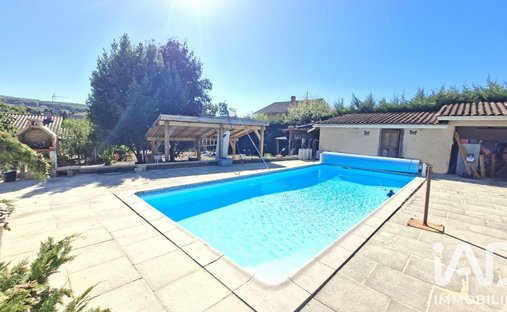 Haus in Alix, Auvergne-Rhone-Alpen, Frankreich 1