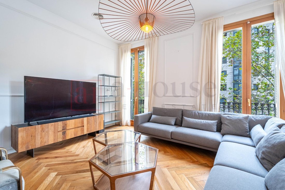 Apartment in Eixample, Barcelona, Spain 4 - 19107520