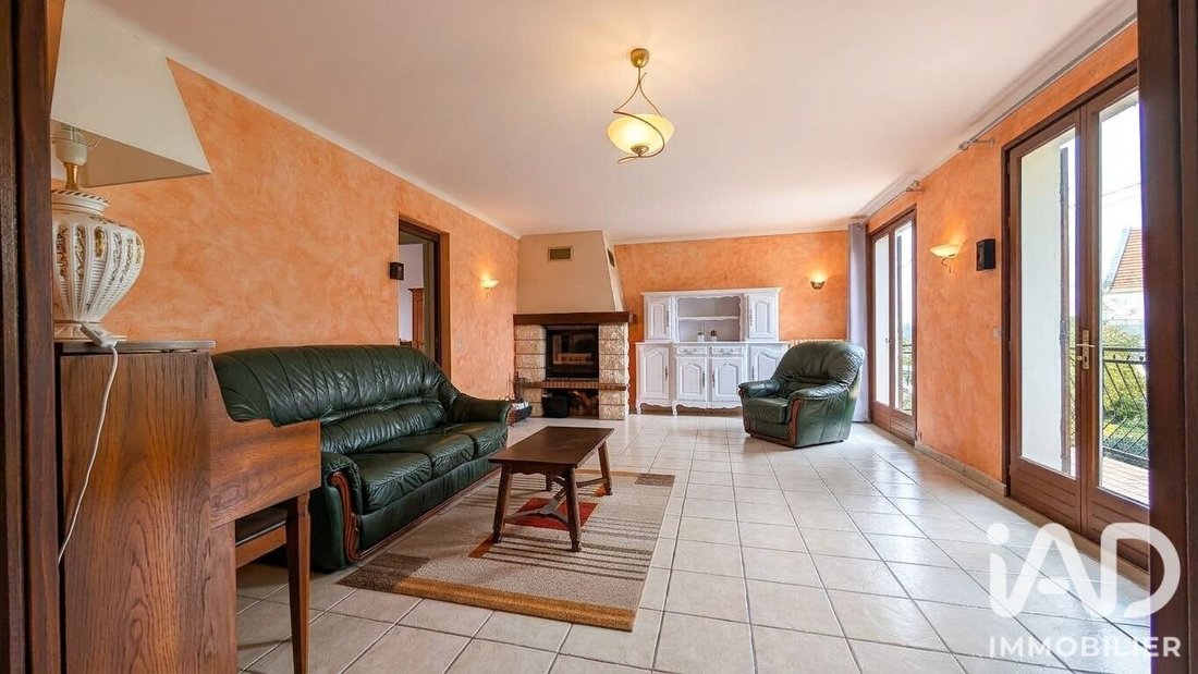 House in Osny, Ile-de-France, France 3 - 19109106