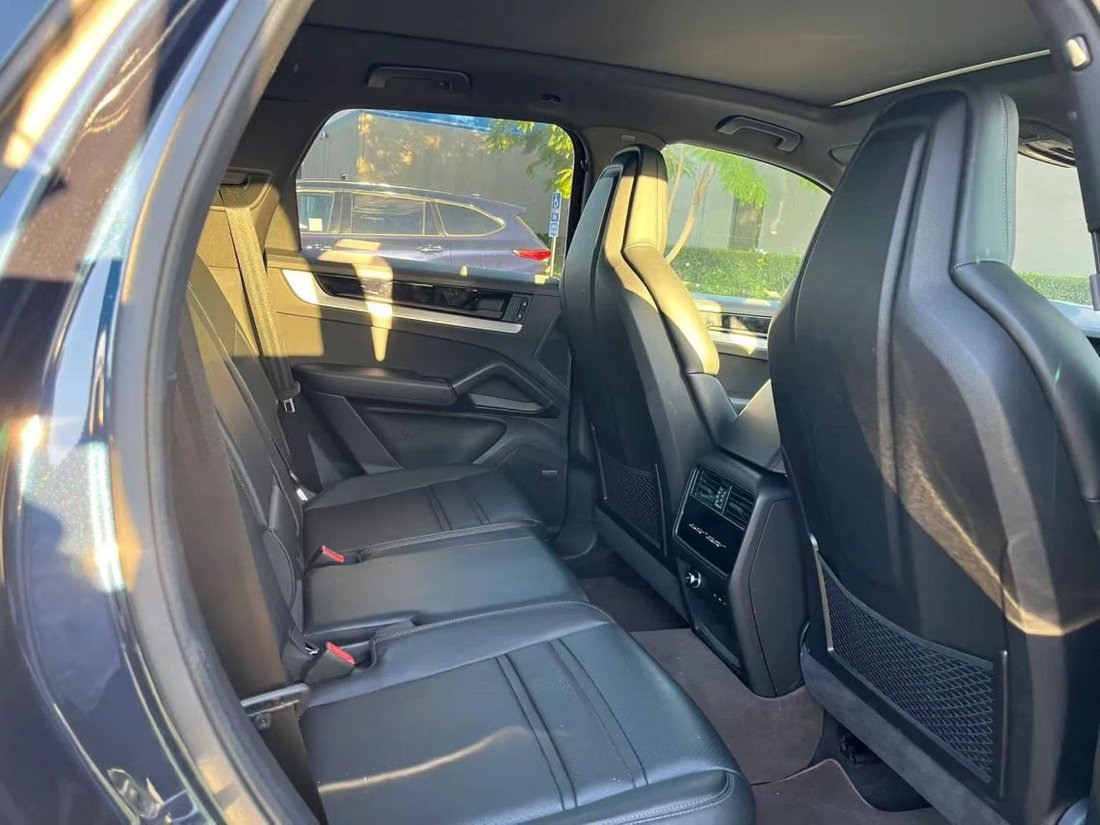 Suv in Costa Mesa, CA, United States 4 - 19108284
