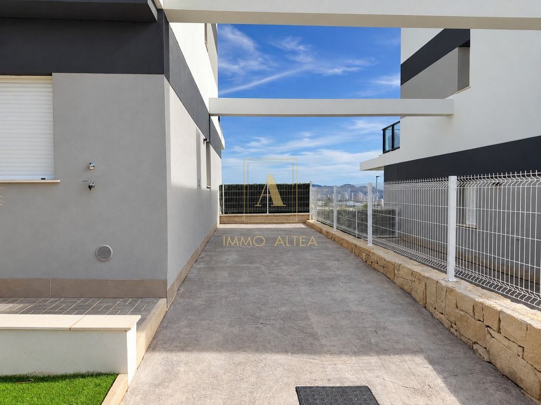 Townhouse in la Vila Joiosa / Villajoyosa, Valencian Community, Spain 3 - 19107974