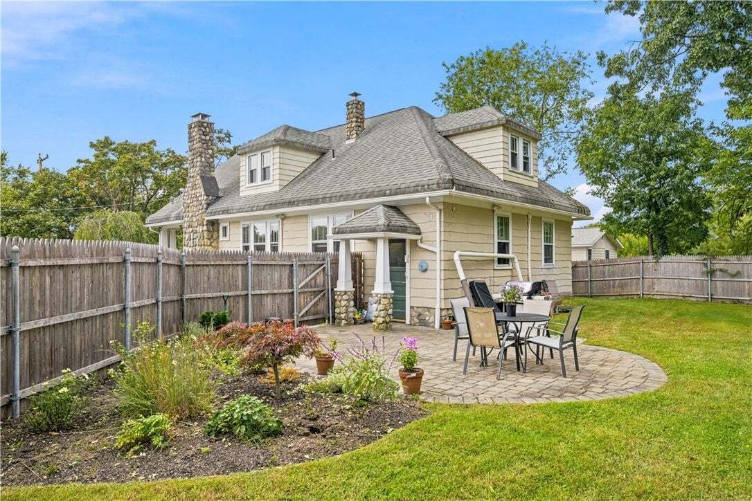 House in Warwick, Rhode Island, United States 4 - 19106799