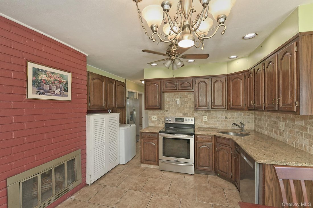 House in Levittown, New York, United States 5 - 19108064