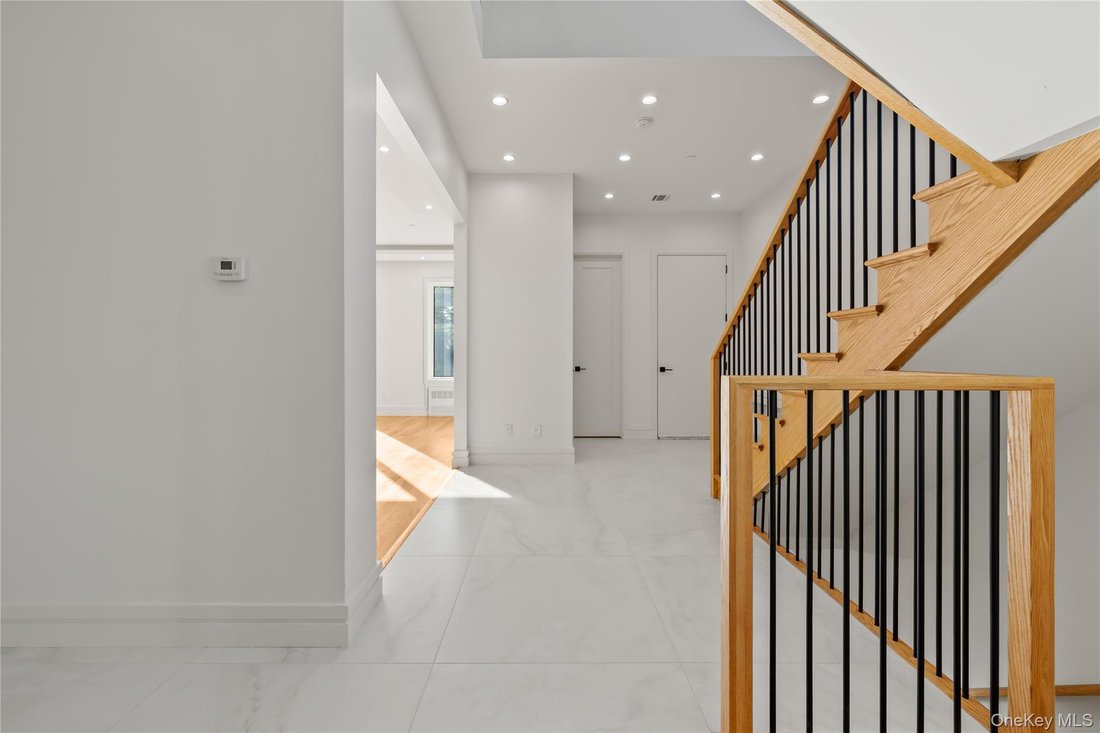 Condo in Spring Valley, New York, United States 3 - 19108618