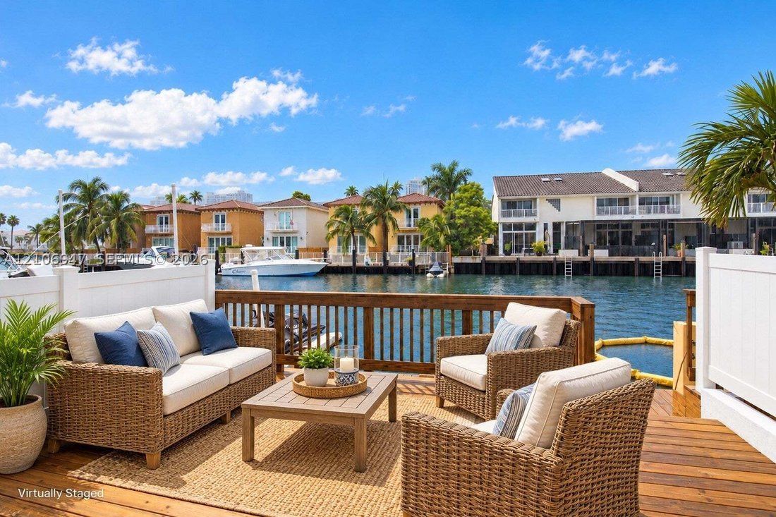 Townhouse in Golden Beach, Florida, United States 2 - 19106898