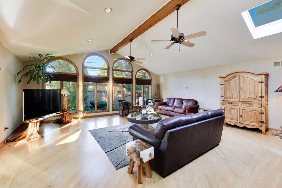 House in Mount Prospect, Illinois, United States 3 - 19107994