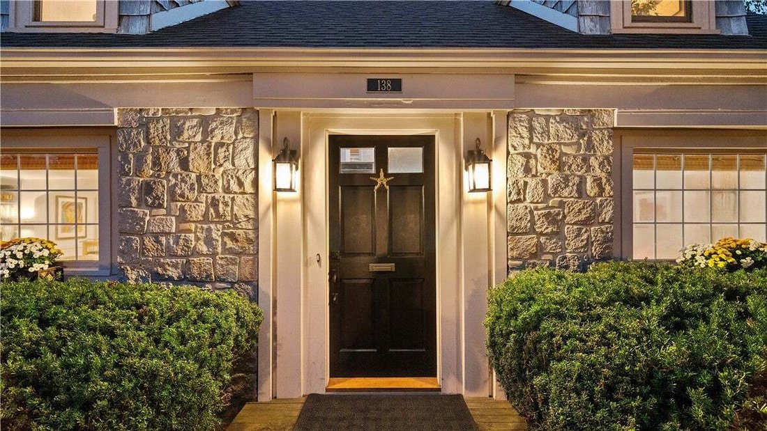 House in Warwick, Rhode Island, United States 4 - 19106797
