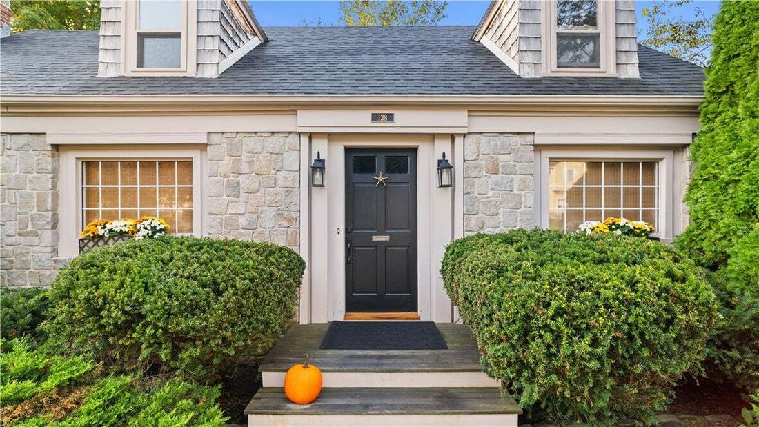 House in Warwick, Rhode Island, United States 5 - 19106797