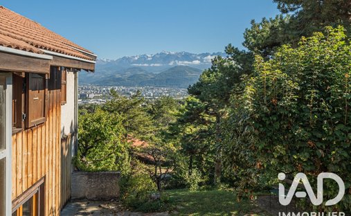 House in Le Village, Seyssins, France 1