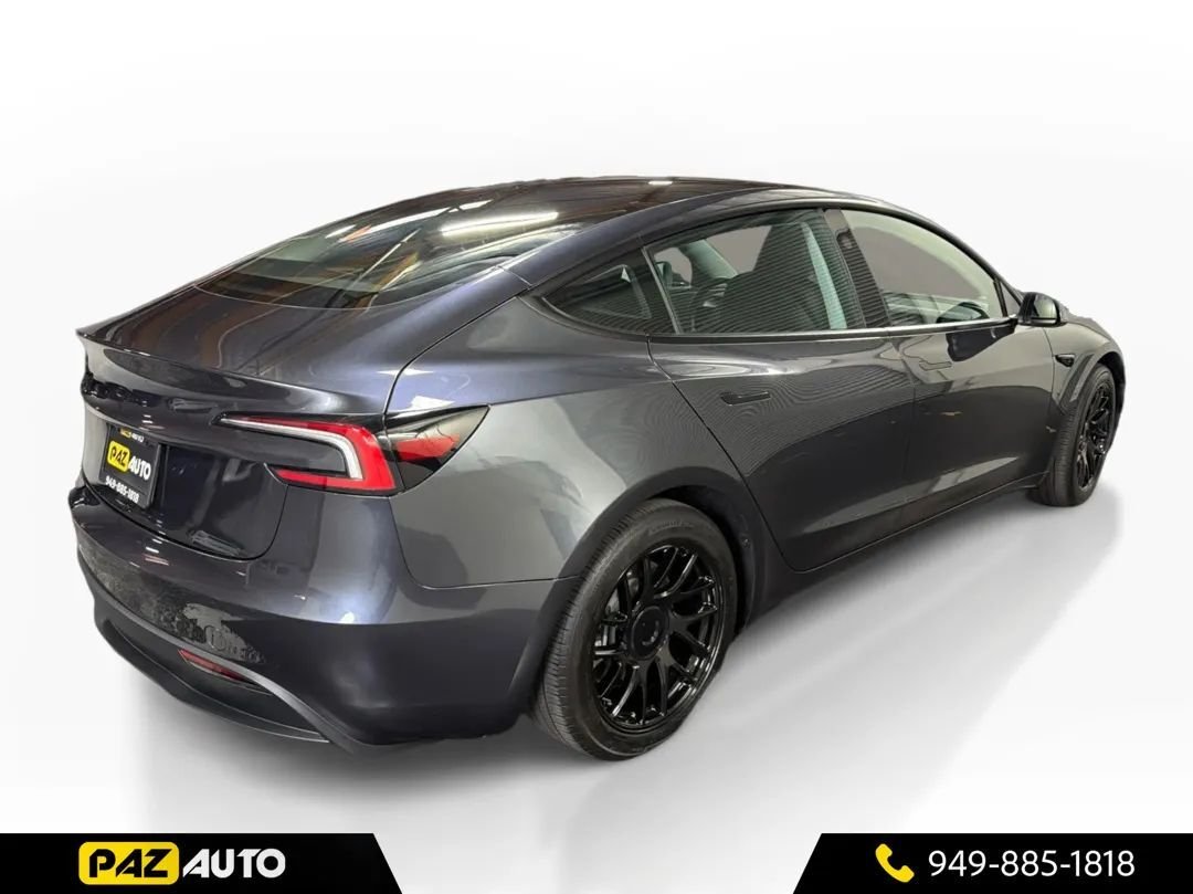 Sedan in Laguna Hills, CA, United States 5 - 19108285