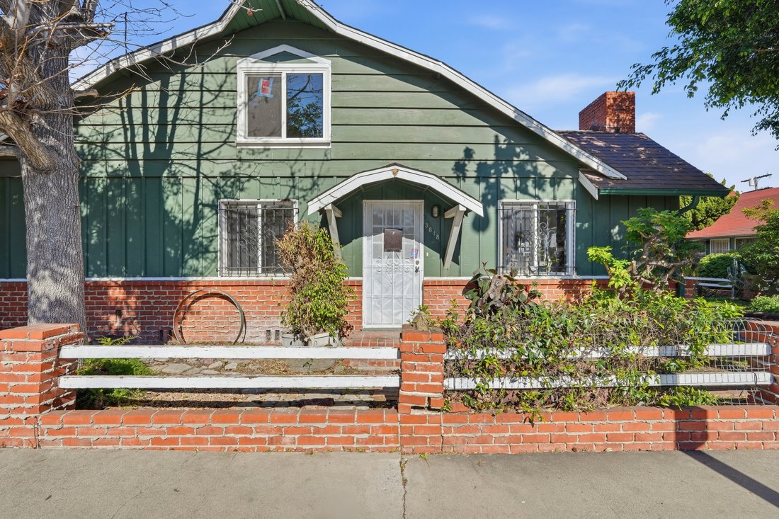 Los Angeles, California, United States 2 - 19107851