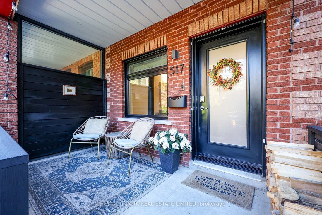House in Toronto, Ontario, Canada 4 - 19108132