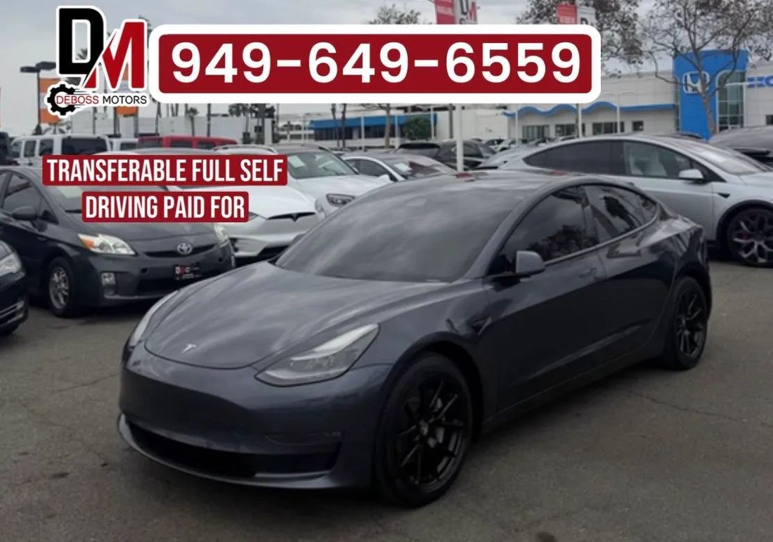 Sedan in Costa Mesa, CA, United States 1 - 19086413