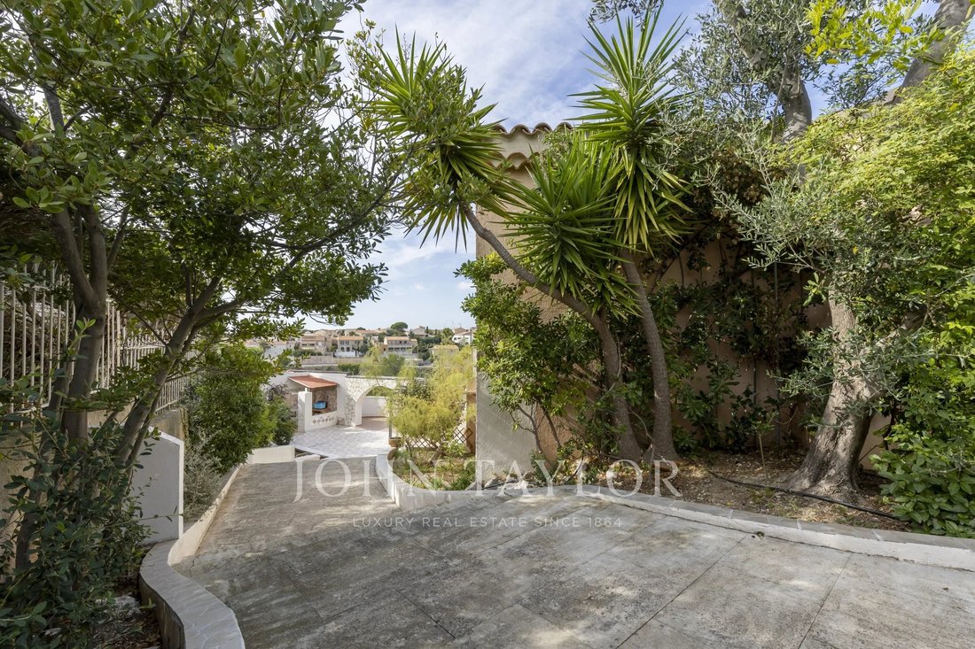Villa in Le Village-L'Esperon, Sausset-les-Pins, France 2 - 19107474