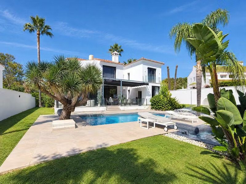 Villa en Nueva Andalucía, Marbella, España 1 - 19108138