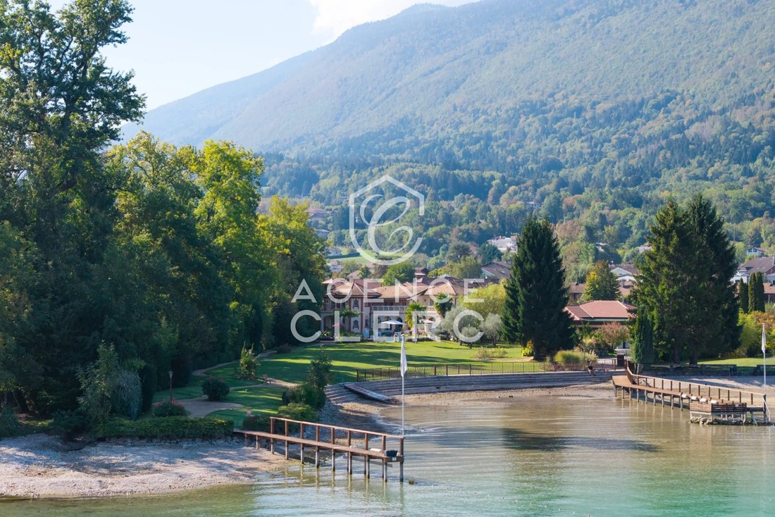Villa in Sévrier, Auvergne-Rhone-Alpen, Frankreich 1 - 19108013