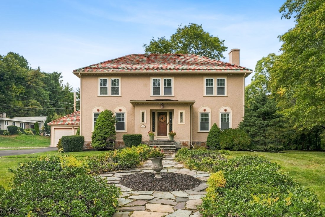 House in Worcester, Massachusetts, United States 1 - 19108901