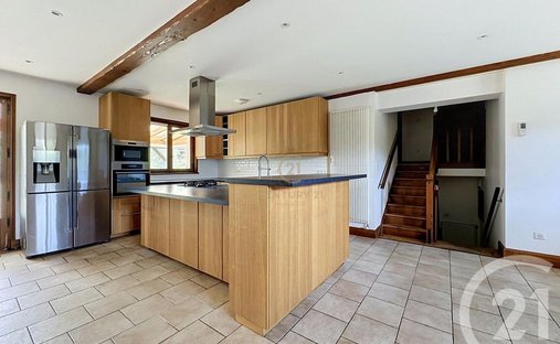 Casa en Decines-Charpieu, Auvernia-Ródano-Alpes, Francia 1
