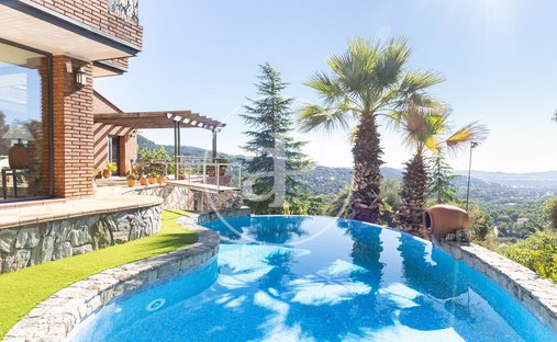 Villa in Eixample, Barcelona, Spain 1