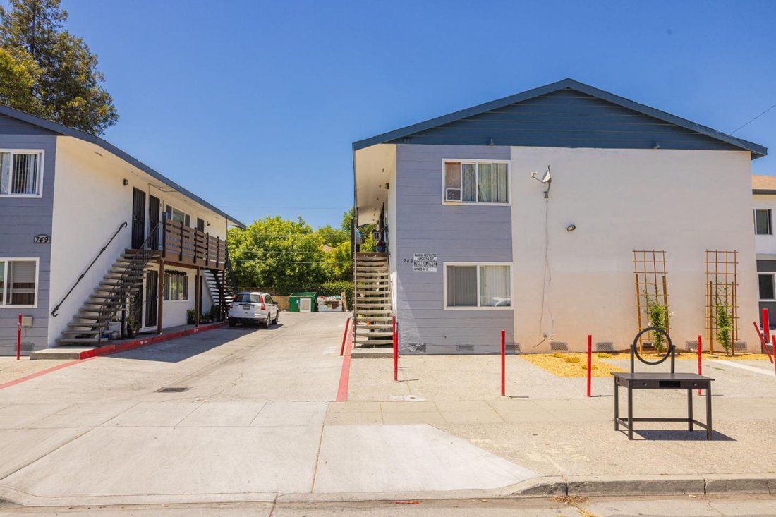 San Jose, California, United States 2 - 19107123