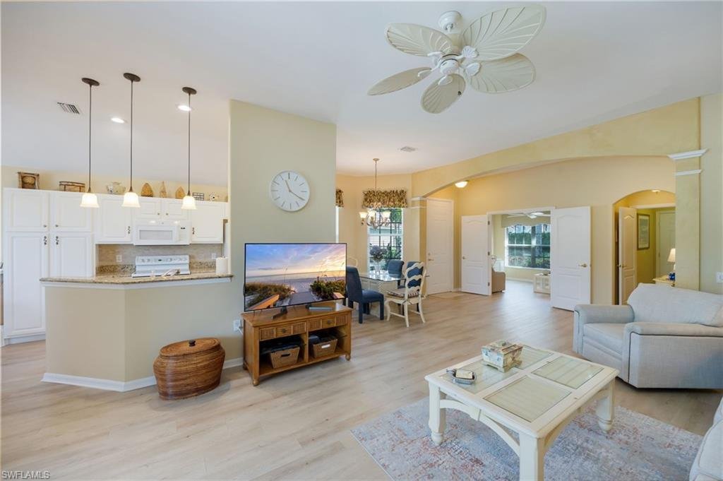 Condominio en Estero, Florida, Estados Unidos 5 - 19108026