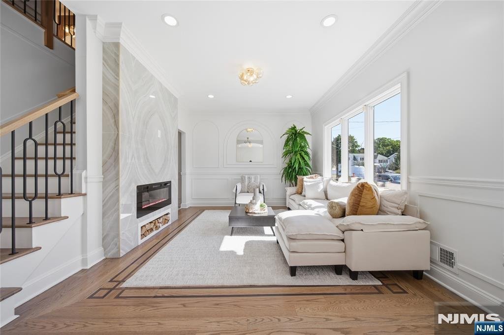 House in Fair Lawn, New Jersey, United States 4 - 19108443