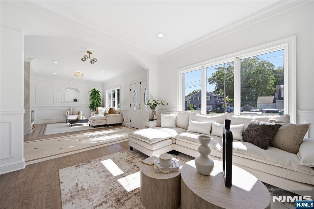 House in Fair Lawn, New Jersey, United States 3 - 19108443