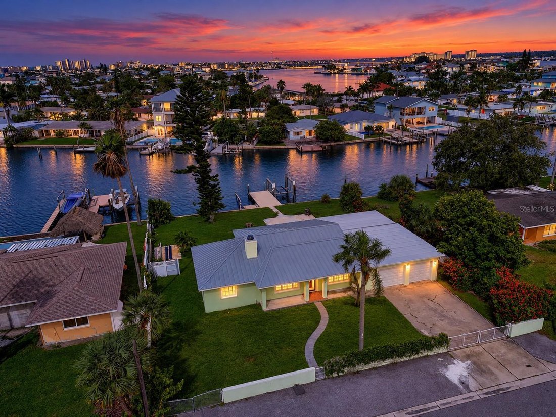 Casa a Madeira Beach, Florida, Stati Uniti 1 - 19108743