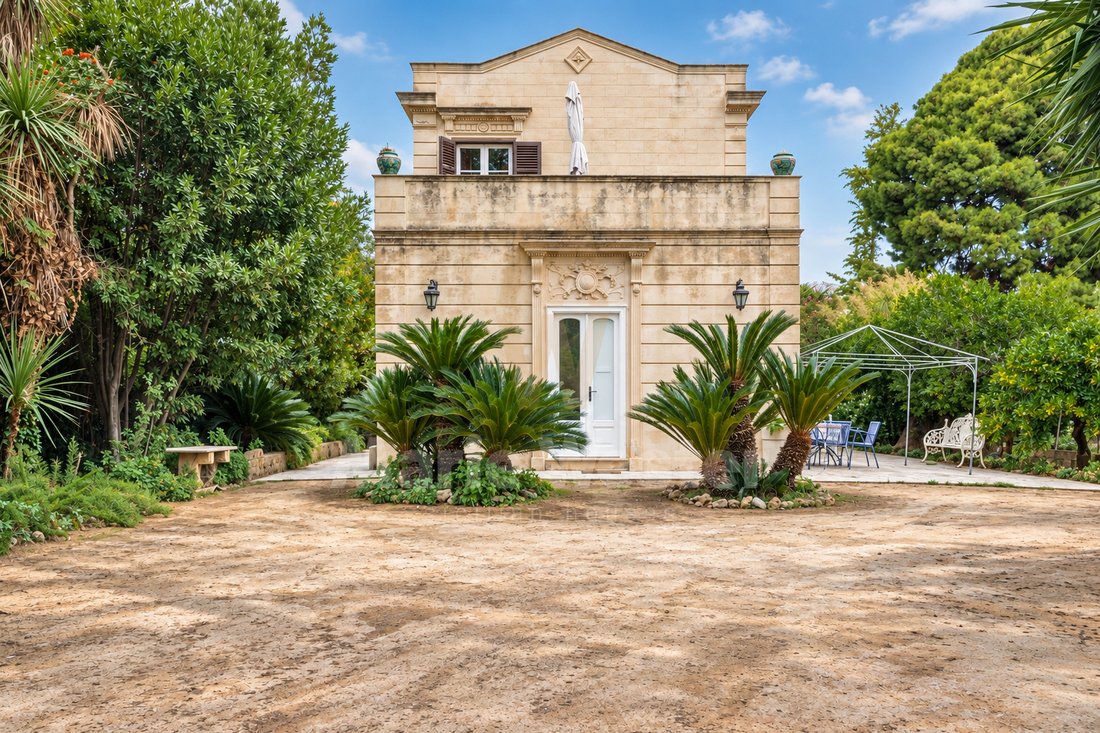 Villa in Michelangelo Zone, Palermo, Italy 1 - 19137323