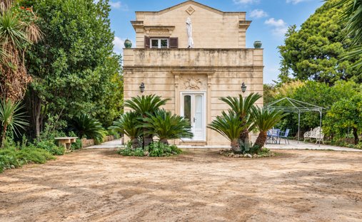 Villa in Michelangelo Zone, Palermo, Italien 1