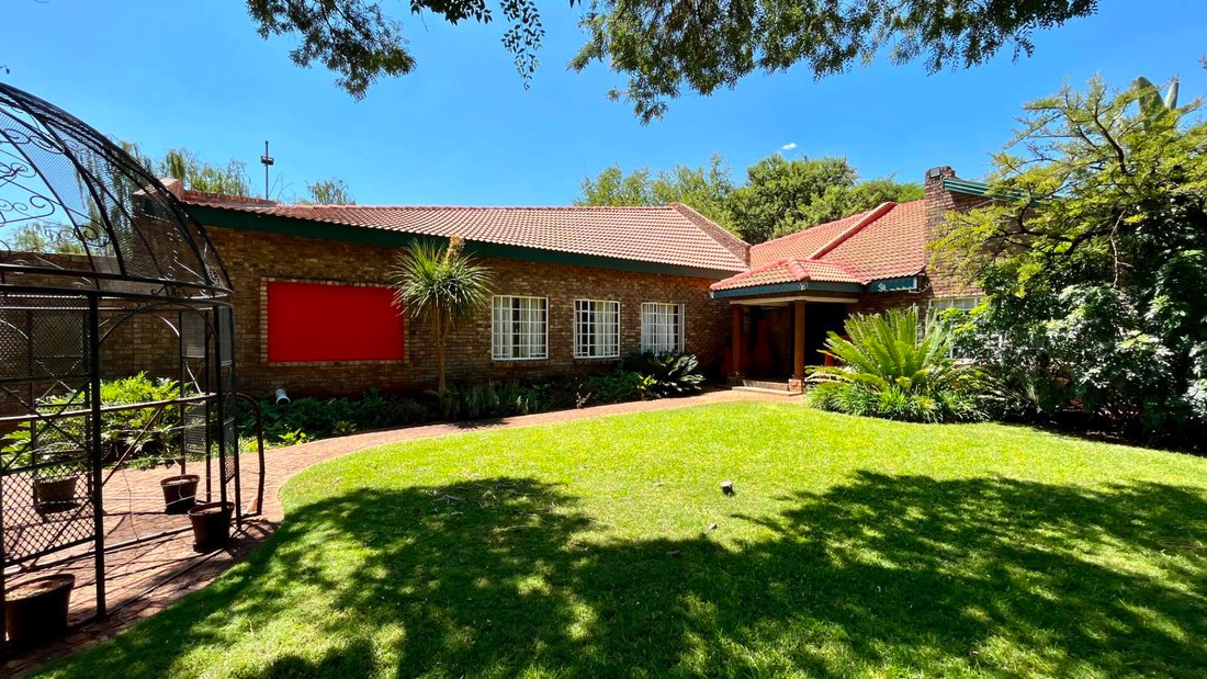 Pretoria, Gauteng, South Africa 4 - 19109643