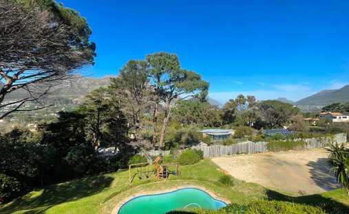 House in Hout Bay, South Peninsula, Cape Town 1