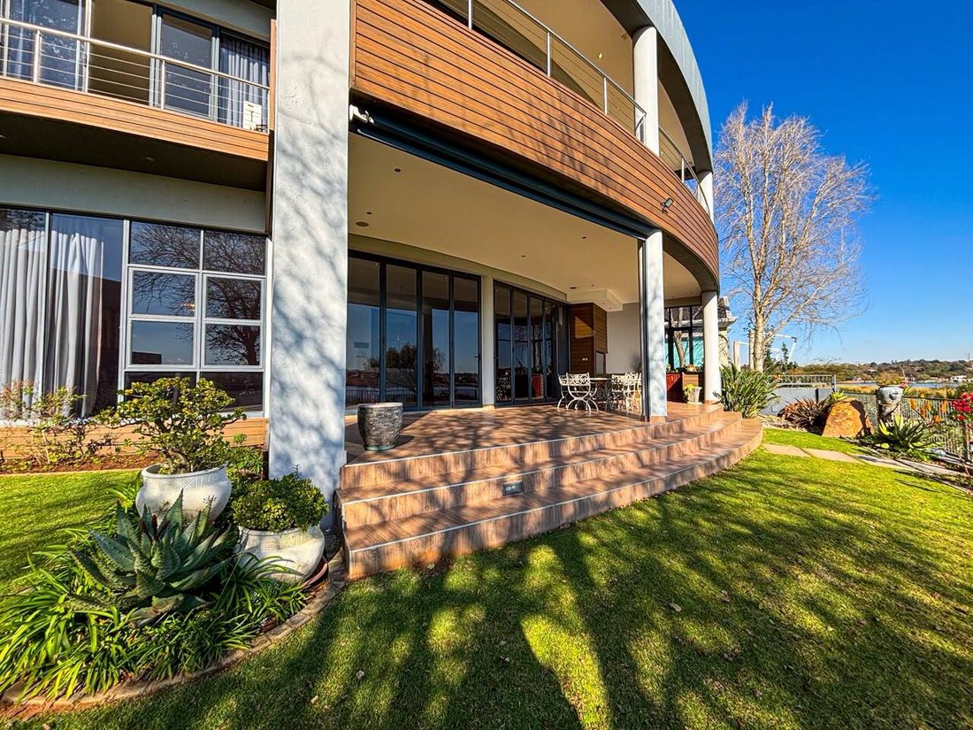 House in Benoni, Gauteng, South Africa 4 - 19109807