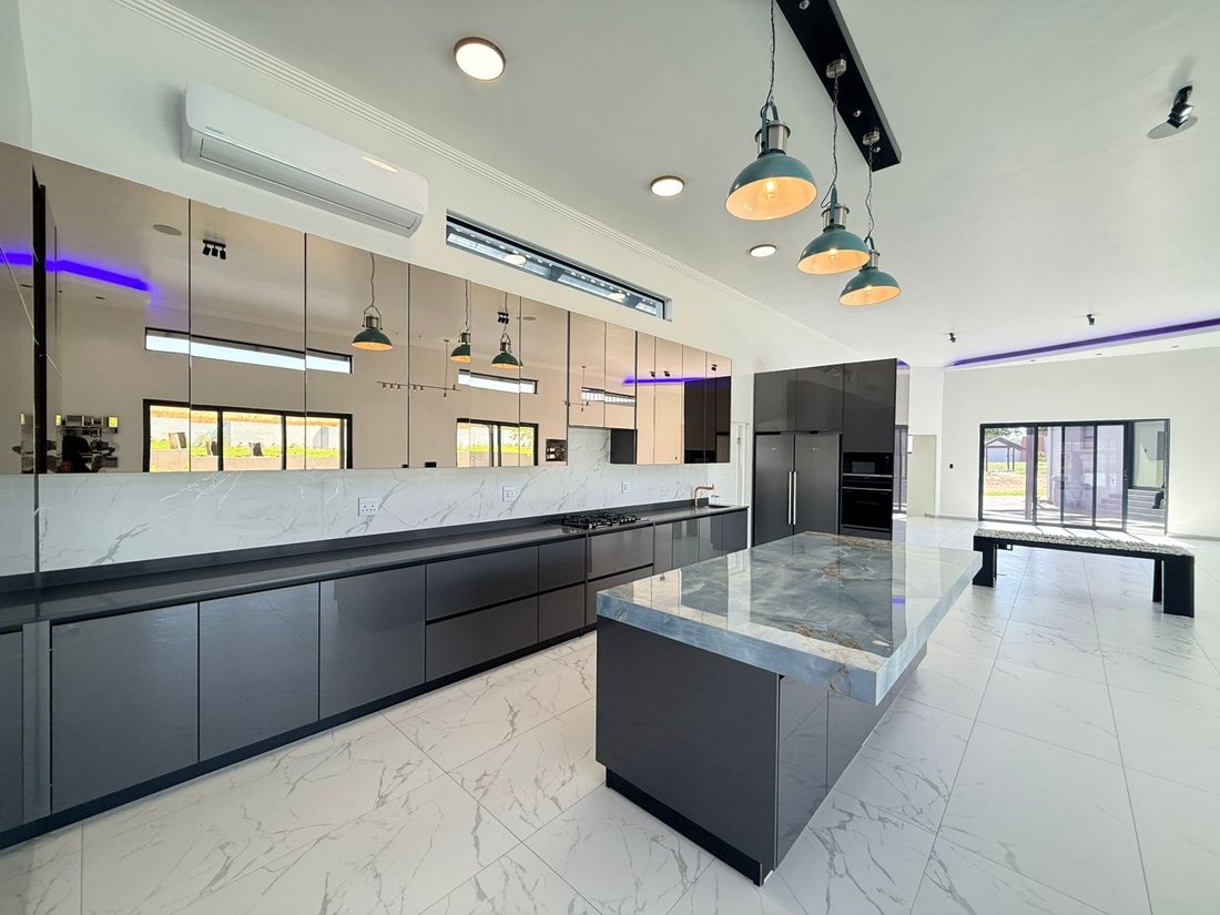 Haus in Halfway House Estate, Gauteng, Südafrika 5 - 19110025