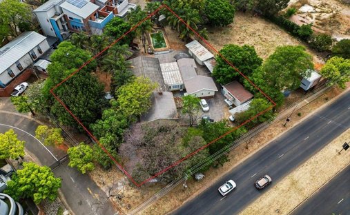 Land in Menlo Park, Gauteng, Südafrika 1