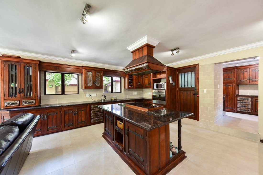 Sunderland Ridge AH, Gauteng, South Africa 5 - 19109797