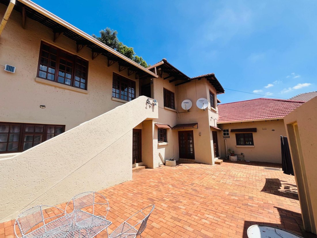 Casa en Bedfordview, Gauteng, Sudáfrica 1 - 19109746